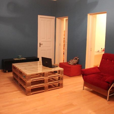 Hostel Bude Кутаїсі Екстер'єр фото