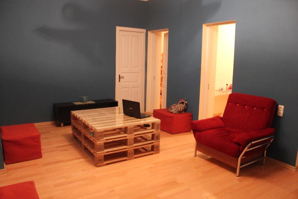 Hostel Bude Кутаїсі Екстер'єр фото