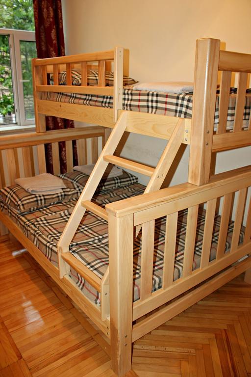 Hostel Bude Кутаїсі Номер фото