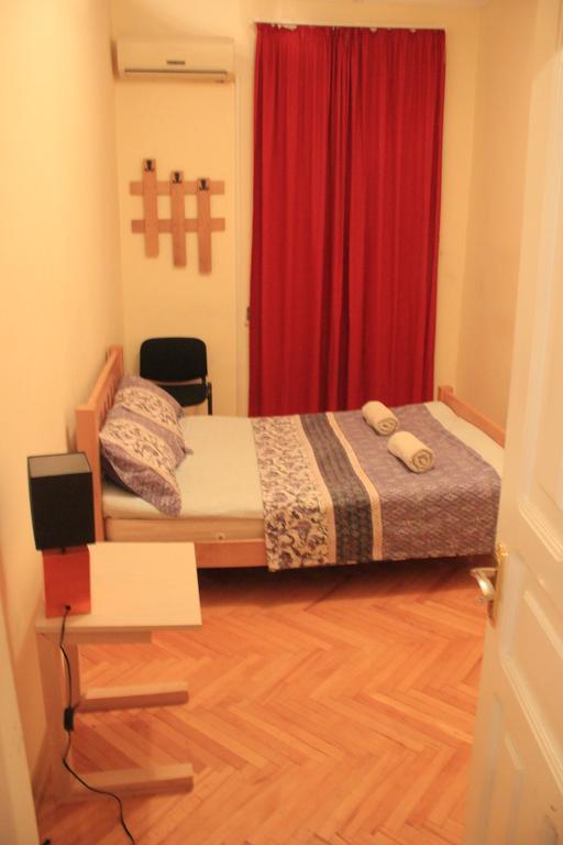 Hostel Bude Кутаїсі Екстер'єр фото