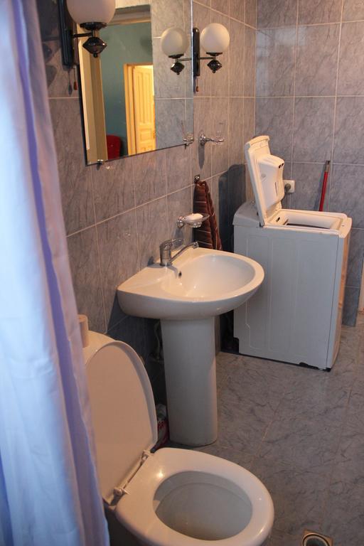 Hostel Bude Кутаїсі Екстер'єр фото